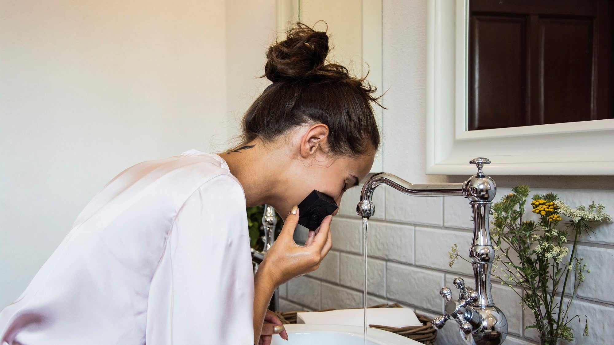 Cleansing soap MARK face and body